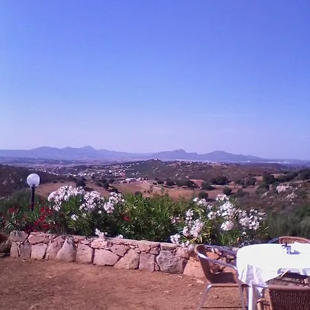 Farm Gli Oleandri Κατάλυμα σε φάρμα Loiri Porto San Paolo